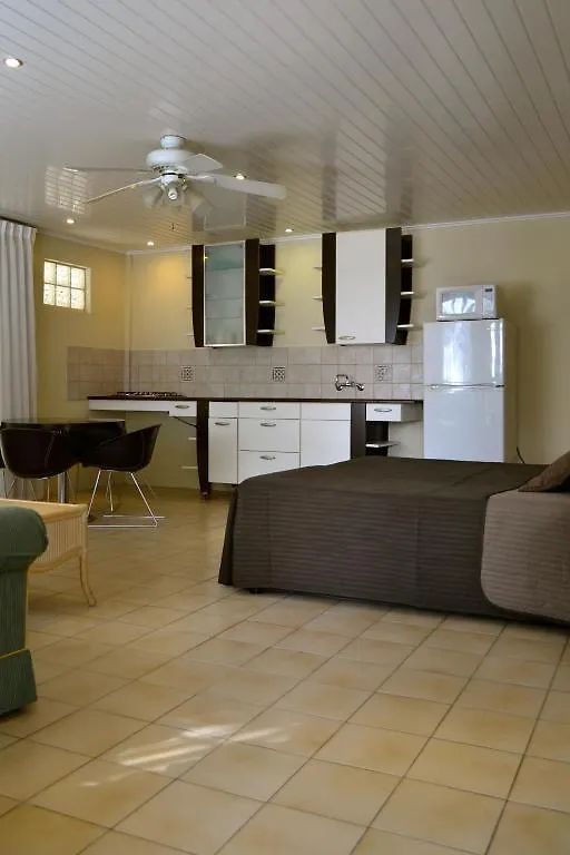Bananas Apartments Palm Beach
